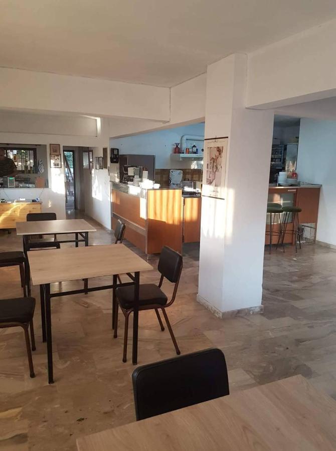 Rousetis Apartments Aigio Extérieur photo